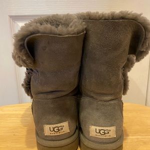 Woman’s Size 8 Grey Uggs